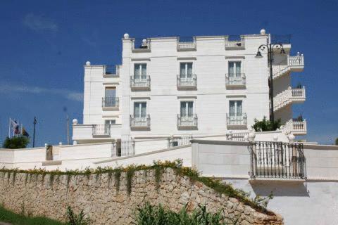 Hotel Madonna Delle Grazie Ceglie Messapica Exterior photo