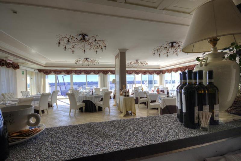 Hotel Madonna Delle Grazie Ceglie Messapica Exterior photo